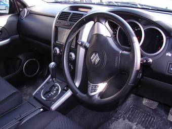 2005 Suzuki Escudo Photos