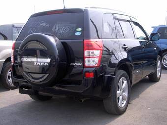 2005 Suzuki Escudo Photos