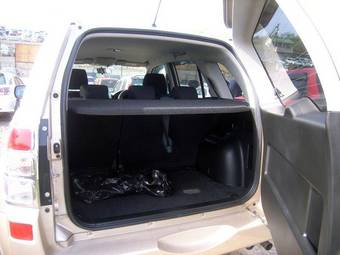 2005 Suzuki Escudo Photos