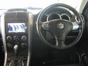 2005 Suzuki Escudo Photos