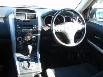 2005 Suzuki Escudo Pictures