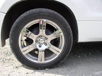 2005 Suzuki Escudo Photos