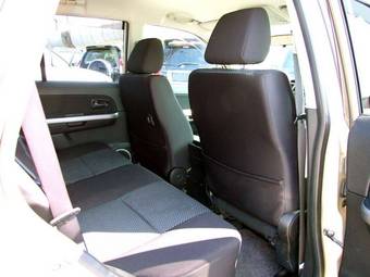 2005 Suzuki Escudo Photos