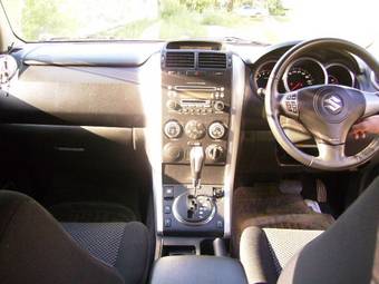 2005 Suzuki Escudo Pictures
