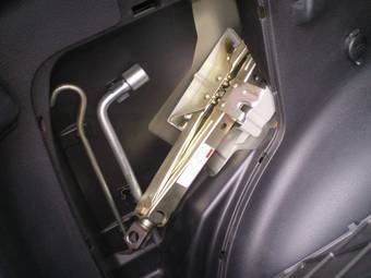 2005 Suzuki Escudo Images