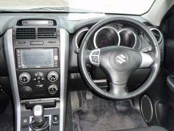 2005 Suzuki Escudo Photos