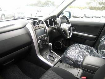 2005 Suzuki Escudo Photos