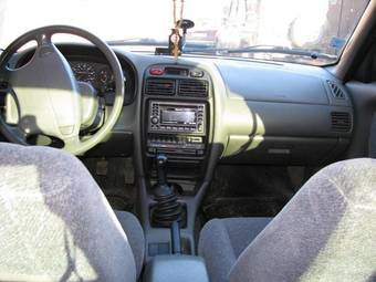 1999 Suzuki Esteem Pictures