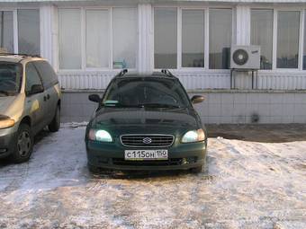 2000 Suzuki Esteem Photos