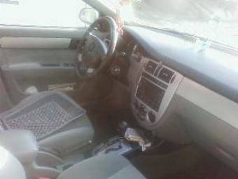 2004 Suzuki Forenza Pictures