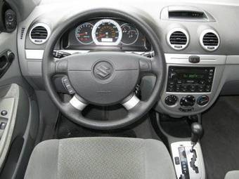 2004 Suzuki Forenza Images