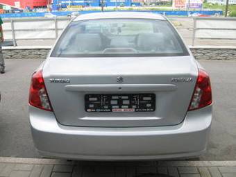 2004 Suzuki Forenza Photos