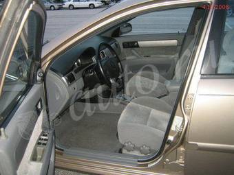 2005 Suzuki Forenza Images