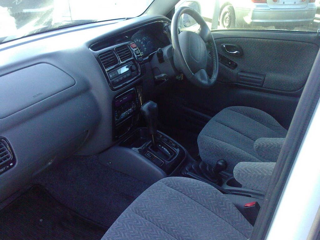 2001 Suzuki Grand Escudo