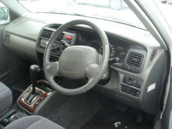 2001 Suzuki Grand Escudo Pictures