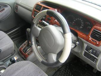 2001 Suzuki Grand Escudo Pictures