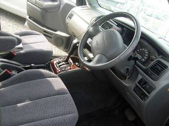 2001 Suzuki Grand Escudo Images
