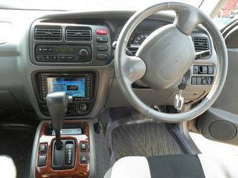 2001 Suzuki Grand Escudo Pictures