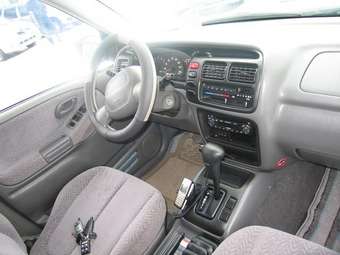 2000 Suzuki Grand Vitara Pictures