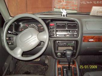 2000 Suzuki Grand Vitara Pictures