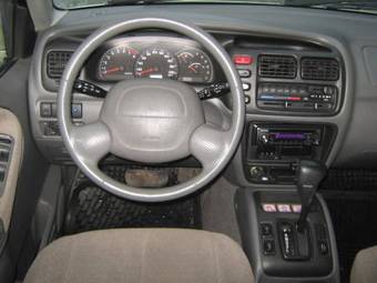 2000 Suzuki Grand Vitara Pictures