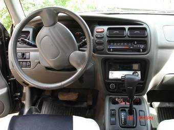 2000 Suzuki Grand Vitara Pictures