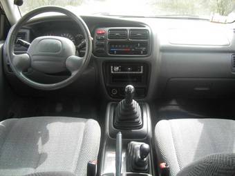 2000 Suzuki Grand Vitara Pictures