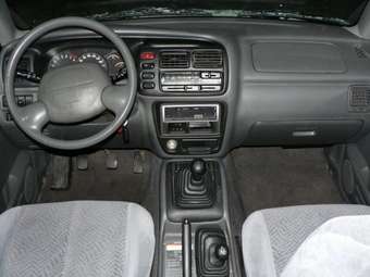 2001 Suzuki Grand Vitara Pictures