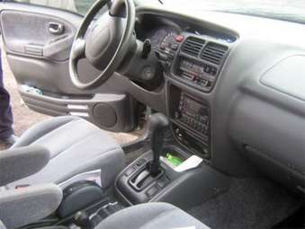 2002 Suzuki Grand Vitara Photos