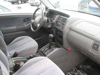 2002 Suzuki Grand Vitara Pictures