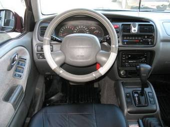 2002 Suzuki Grand Vitara Pictures