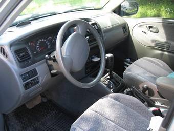 2002 Suzuki Grand Vitara Photos