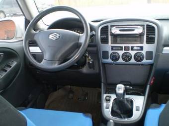 2003 Suzuki Grand Vitara Pictures