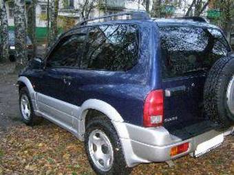 2003 Suzuki Grand Vitara Pictures