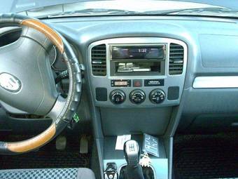 2003 Suzuki Grand Vitara Pictures