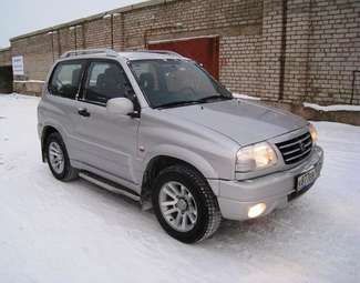 2004 Suzuki Grand Vitara Photos