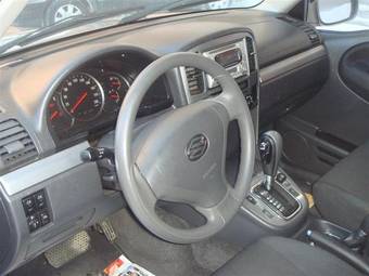 2004 Suzuki Grand Vitara Pics