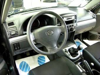 2004 Suzuki Grand Vitara Photos