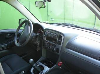 2004 Suzuki Grand Vitara Photos