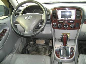 2004 Suzuki Grand Vitara Pictures