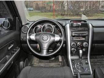 2005 Suzuki Grand Vitara Pictures