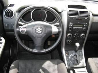 2005 Suzuki Grand Vitara Pictures