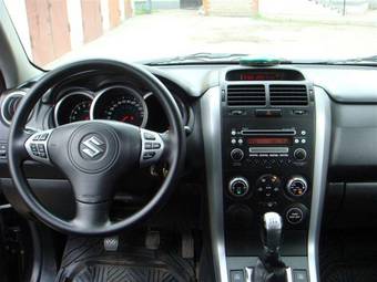 2005 Suzuki Grand Vitara Pictures