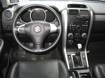 2005 Suzuki Grand Vitara Pictures