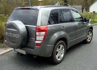 2005 Suzuki Grand Vitara Pictures