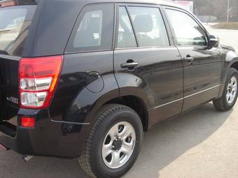 2010 Suzuki Grand Vitara Pictures
