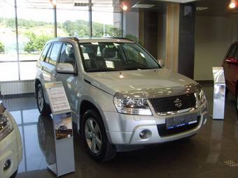 2010 Suzuki Grand Vitara Photos