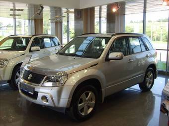 2010 Suzuki Grand Vitara Photos