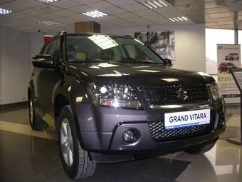 2010 Suzuki Grand Vitara Photos