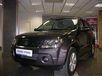 2010 Suzuki Grand Vitara Photos